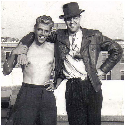 shirtless-man-hat-gay-1941