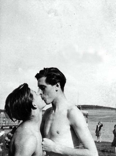 Two German teenagers kissing, 1950s, vintage gay